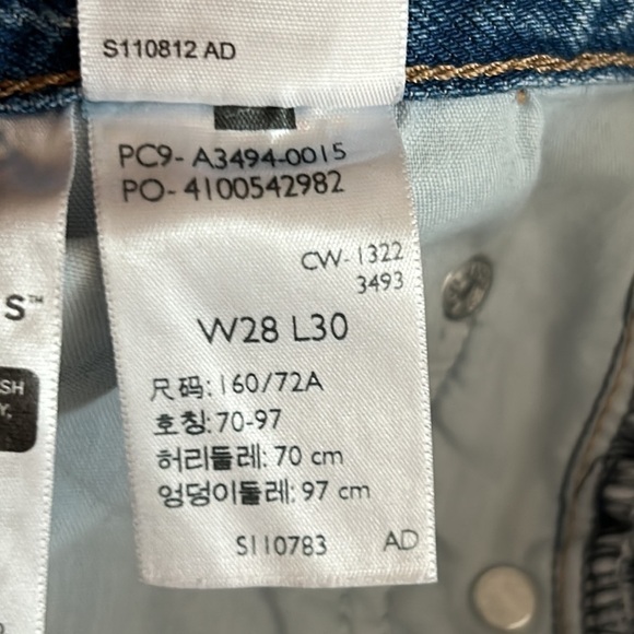 Levi’s Premium Baggy Dad Jeans In The Middle Medium Wash Size 28 - Picture 7 of 13